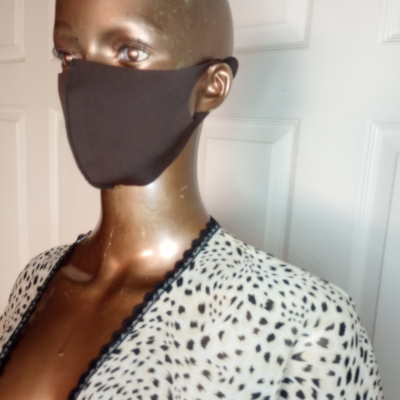 Unisex brown face mask - Picture 2 of 2